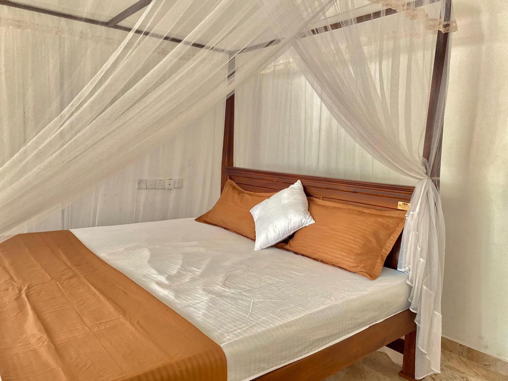 Sasmika Villa Surf And Yoga Hostel Weligama Εξωτερικό φωτογραφία