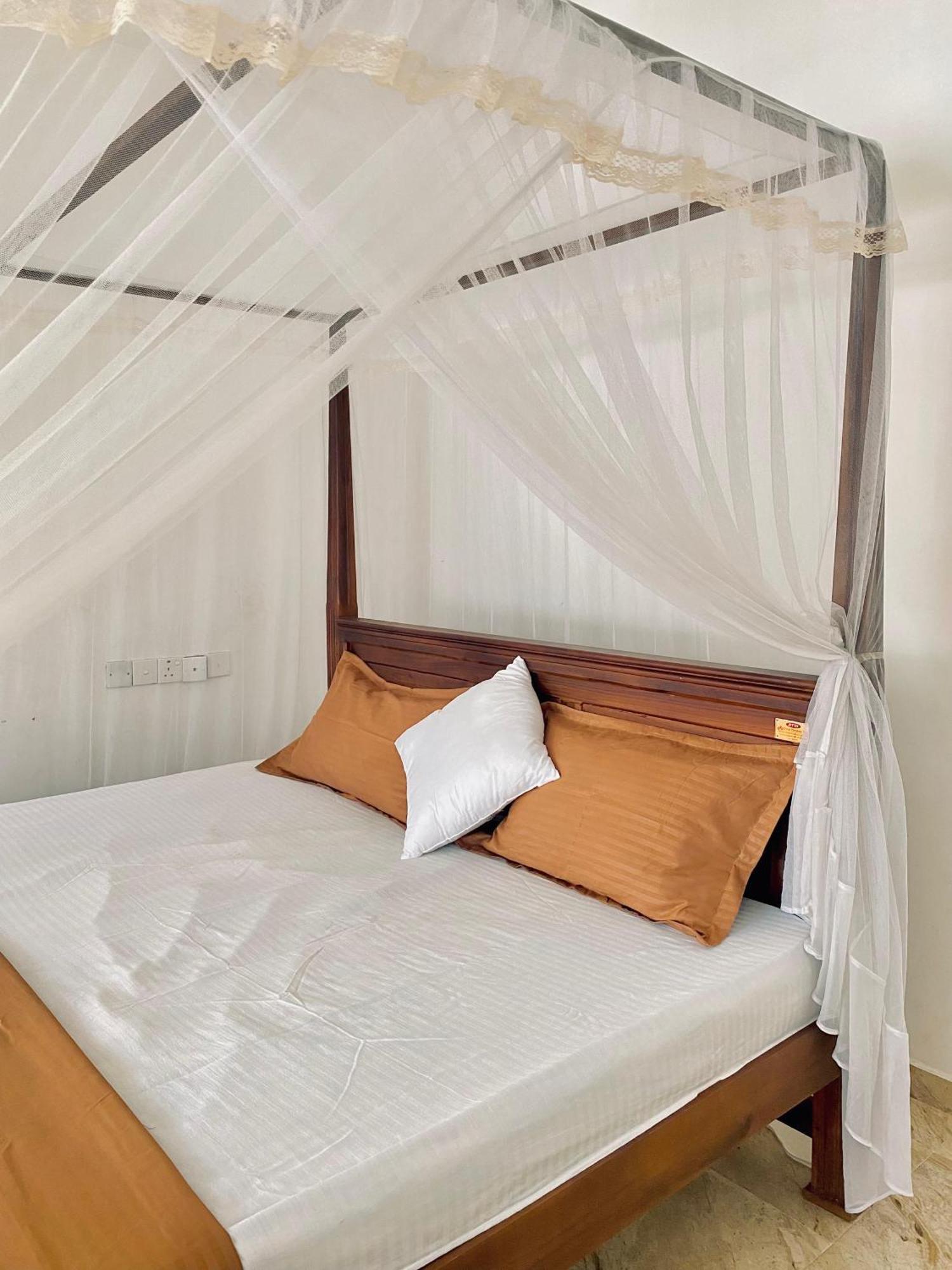 Sasmika Villa Surf And Yoga Hostel Weligama Εξωτερικό φωτογραφία